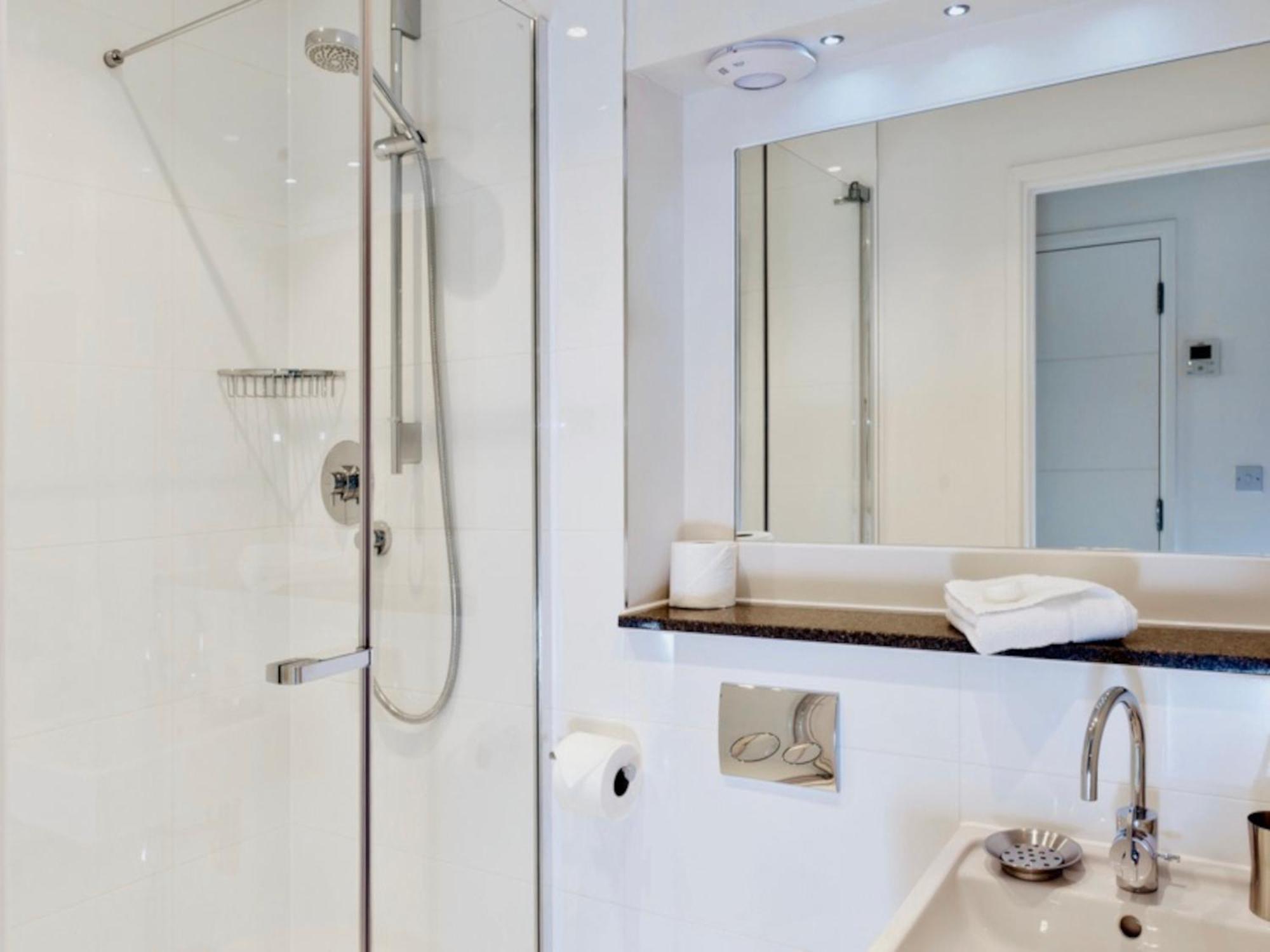 Your Space Apartments - Cambridge Place Екстериор снимка